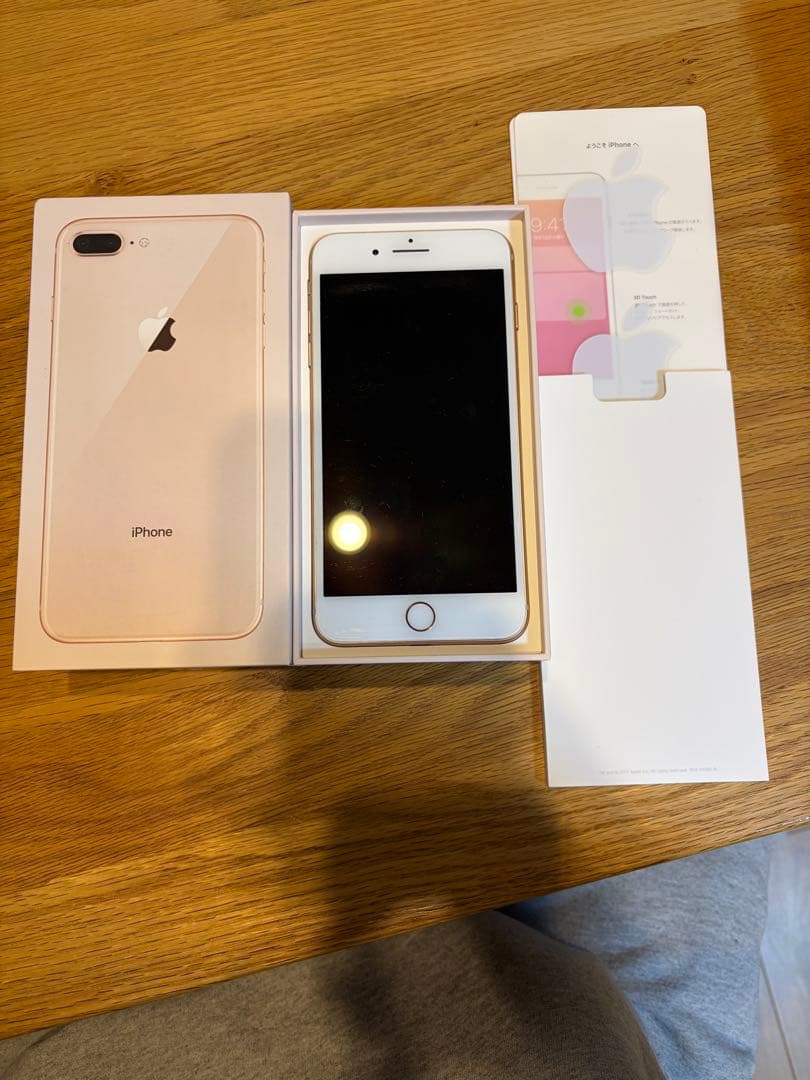 Apple iPhone 8Plus 美品SIMフリー　シャンパンゴールド