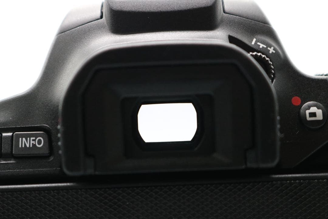 美品 【Canon EOS Kiss X10 トリプルレンズセット】 安心保証◎