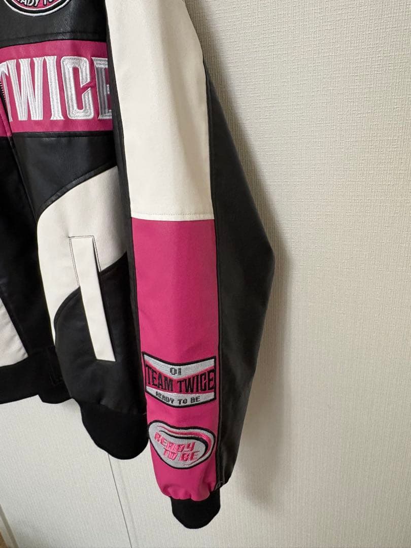 TWICE READY TO BE レザージャケット
