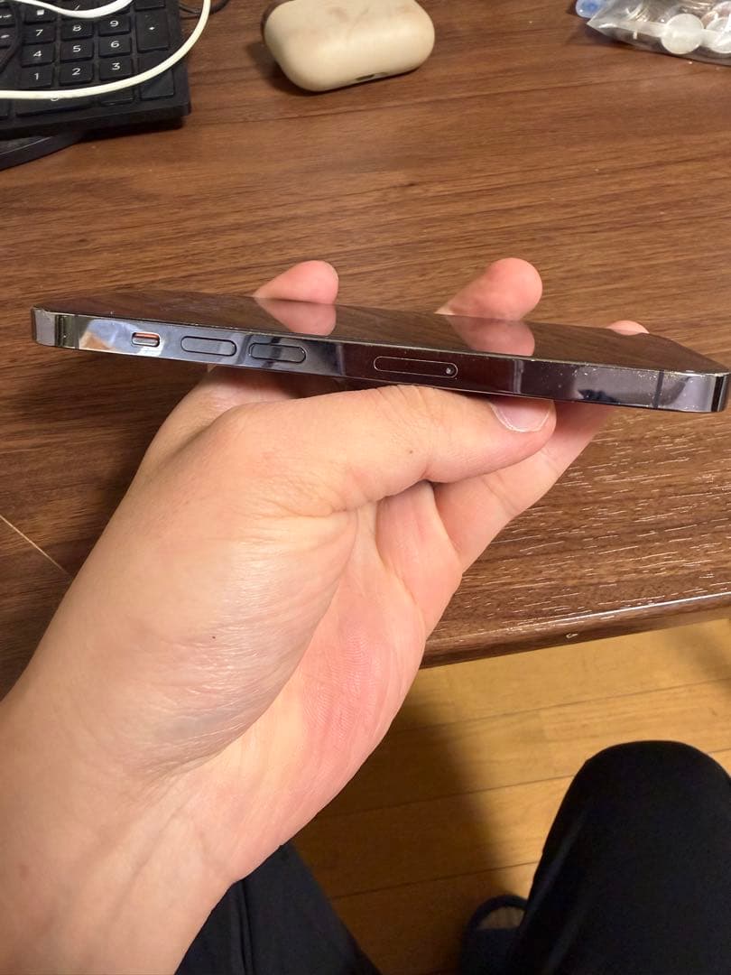 Apple iPhone 14 Pro ディープパープル 本体。