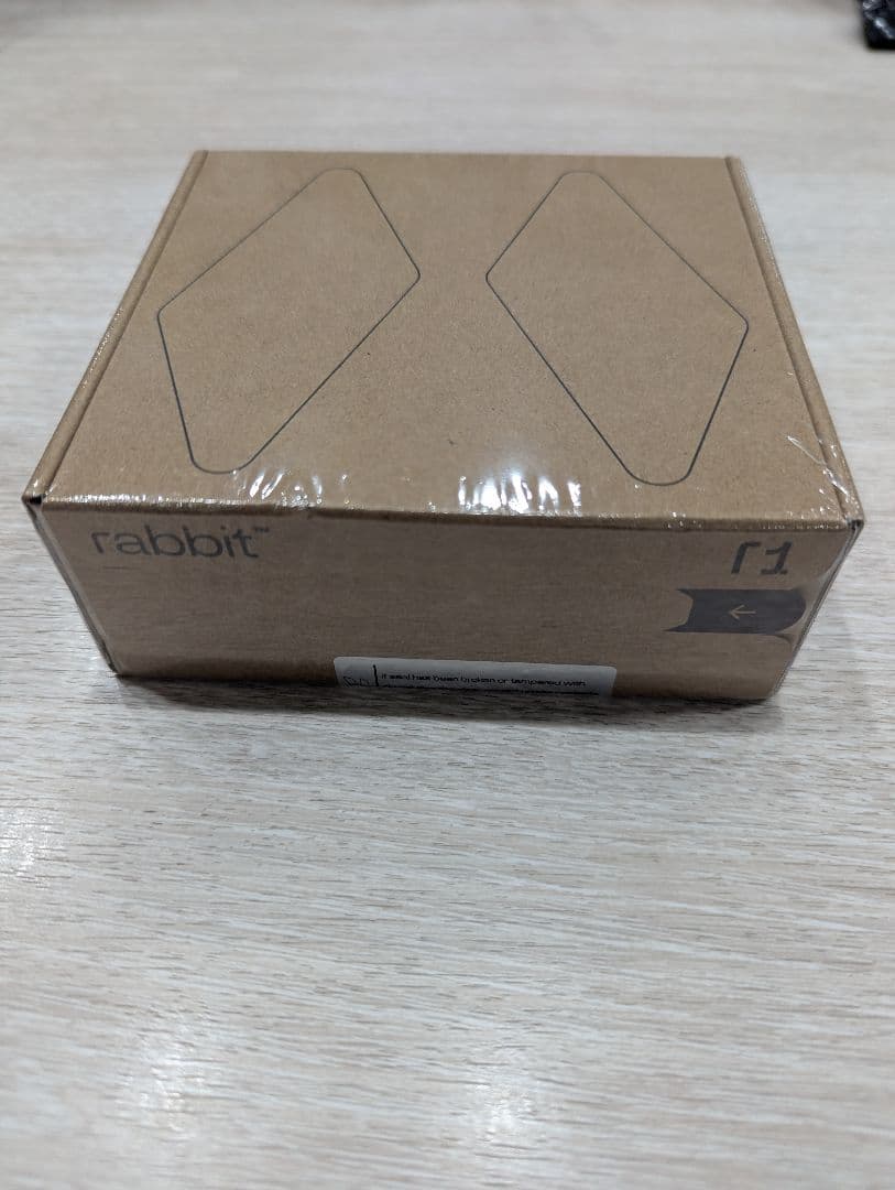 rabbit R1 新品未開封
