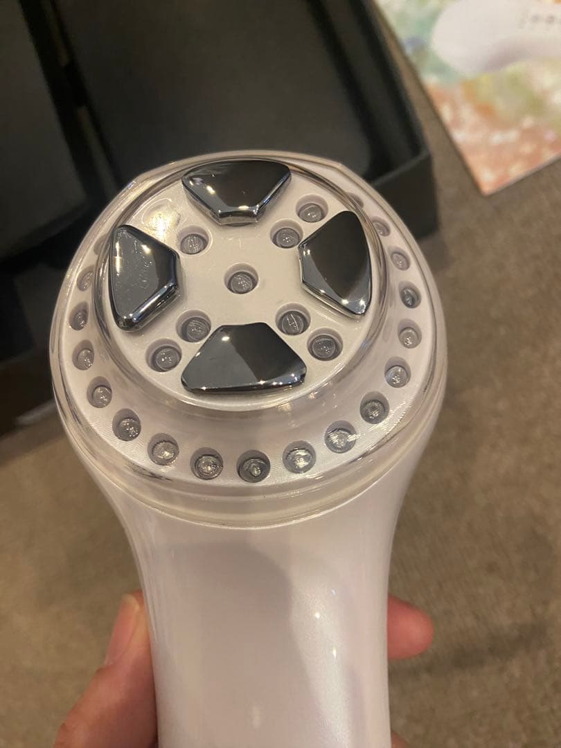 ビューティーポレーション　led ems 美顔器　シェル・ビー