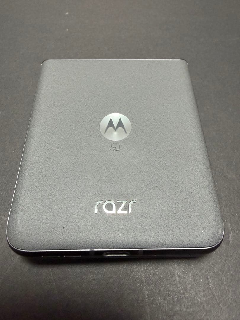 【美品】motorola razr 50 512GB コアラグレー
