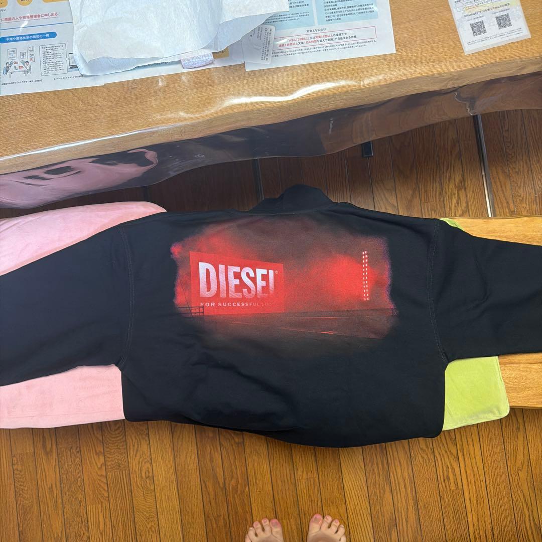 diesel パーカー　未使用　あきら