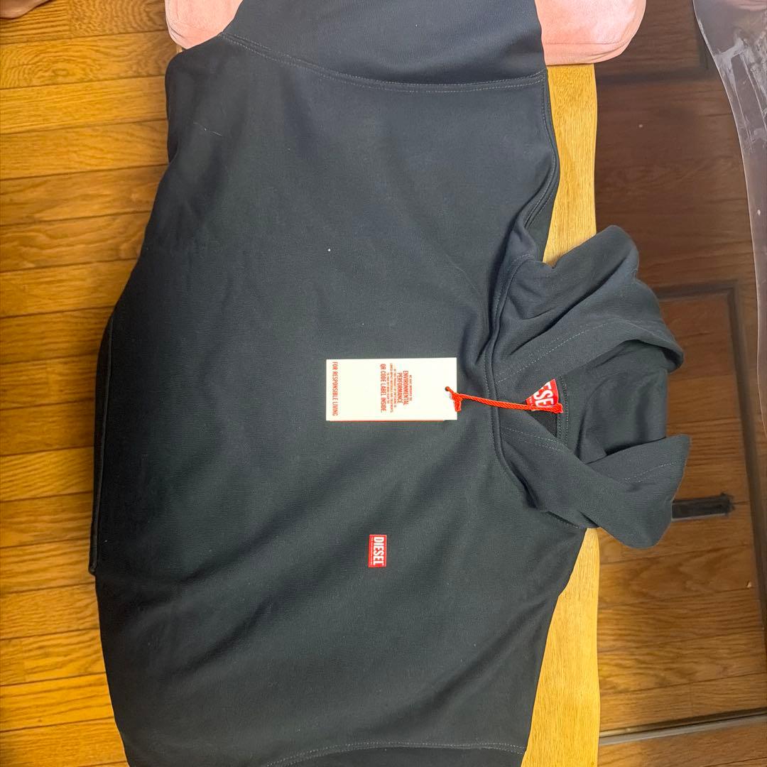 diesel パーカー　未使用　あきら