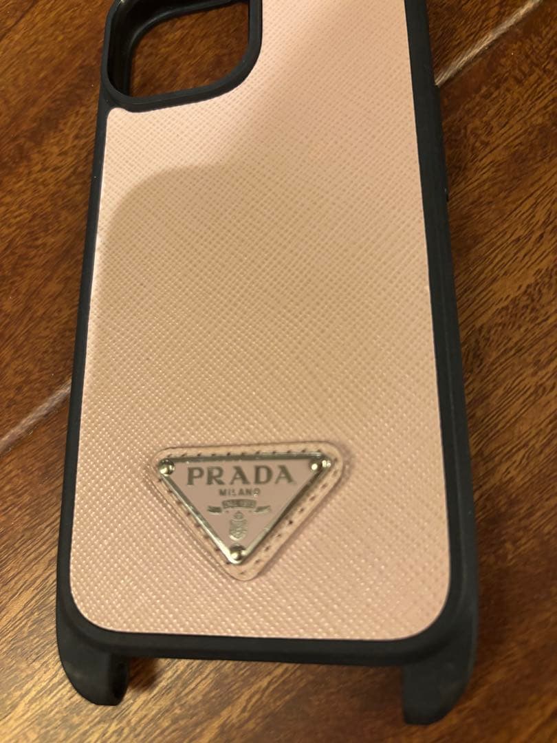 PRADA iPhone15用ケース ピンク