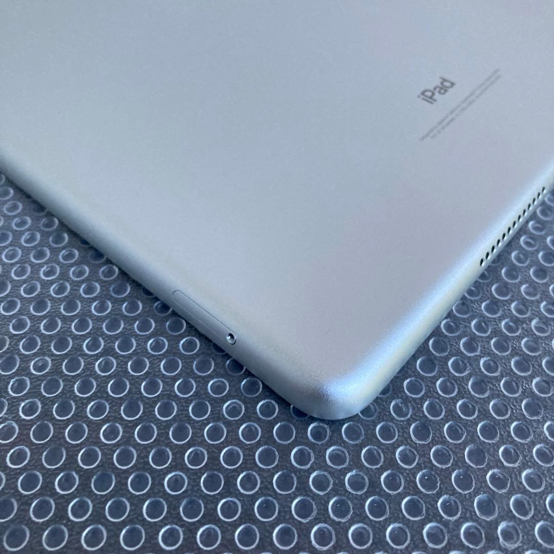 3184 極美品新品級☆電池最良好☆iPad6第6世代32GB SIMフリー☆