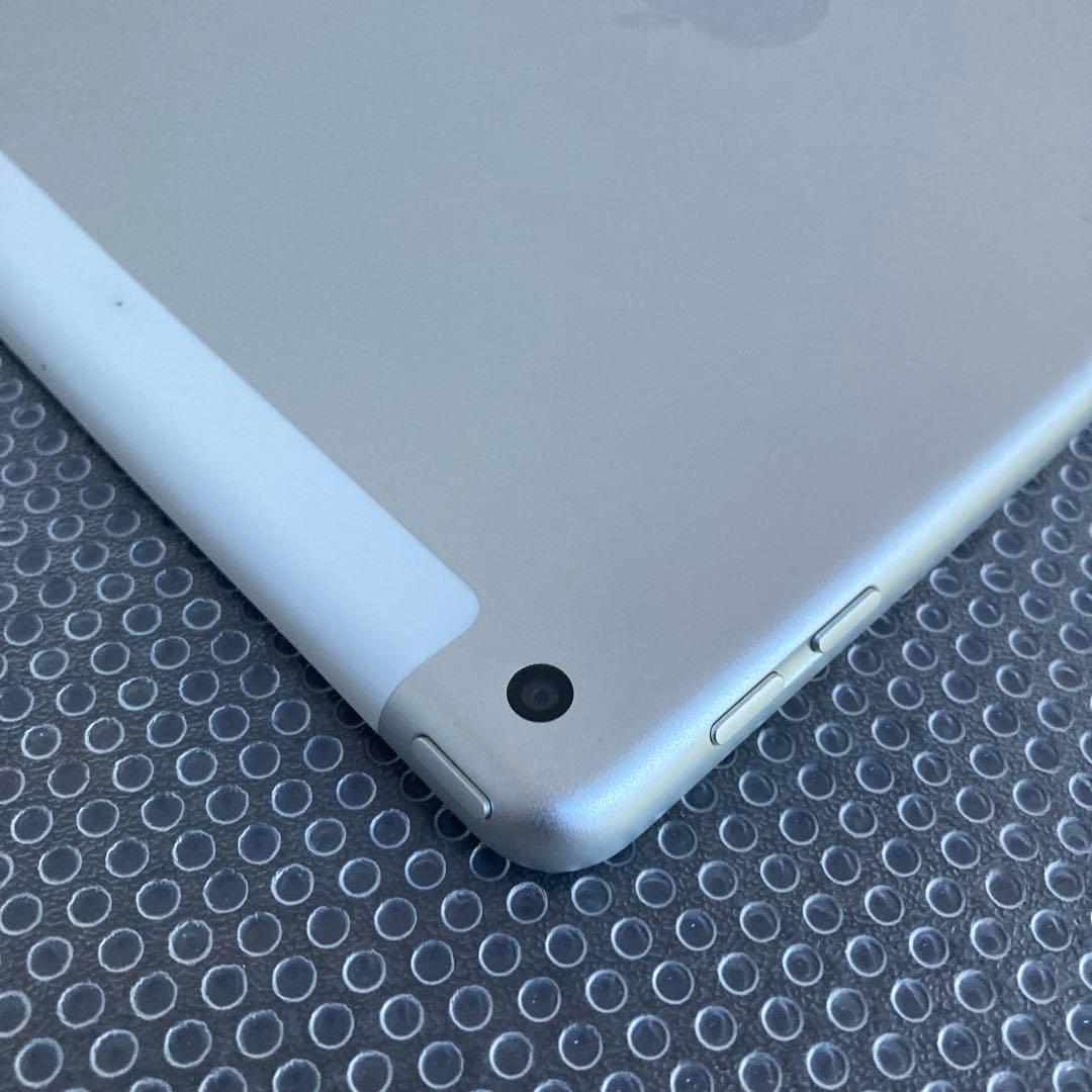 3184 極美品新品級☆電池最良好☆iPad6第6世代32GB SIMフリー☆