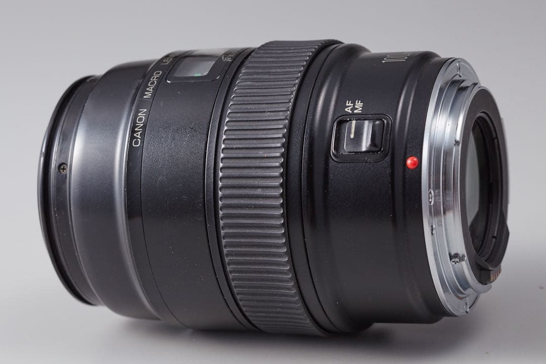 Canon EF 100mm f/2.8 マクロレンズ