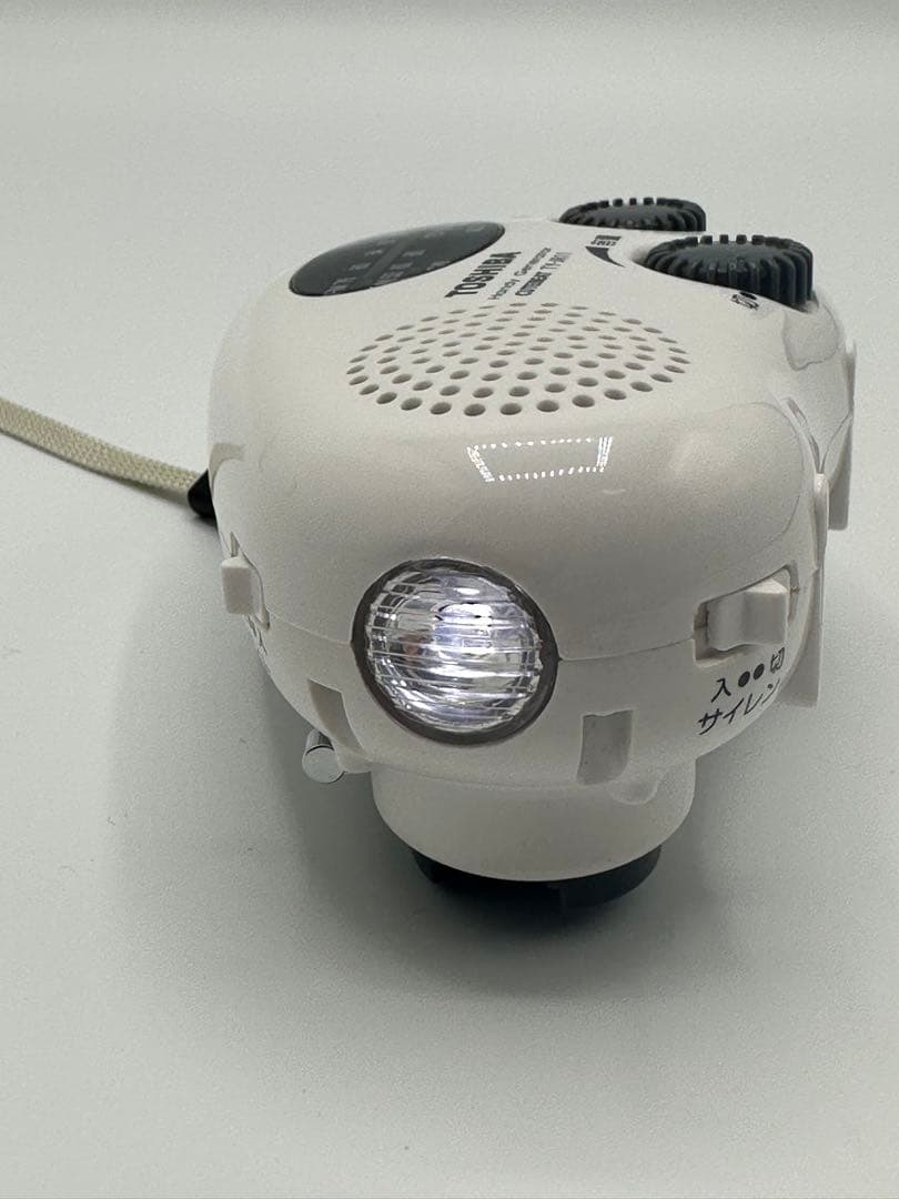 防災備蓄　東芝　TY−JR11充電手巻き防水型ラジオ　中古