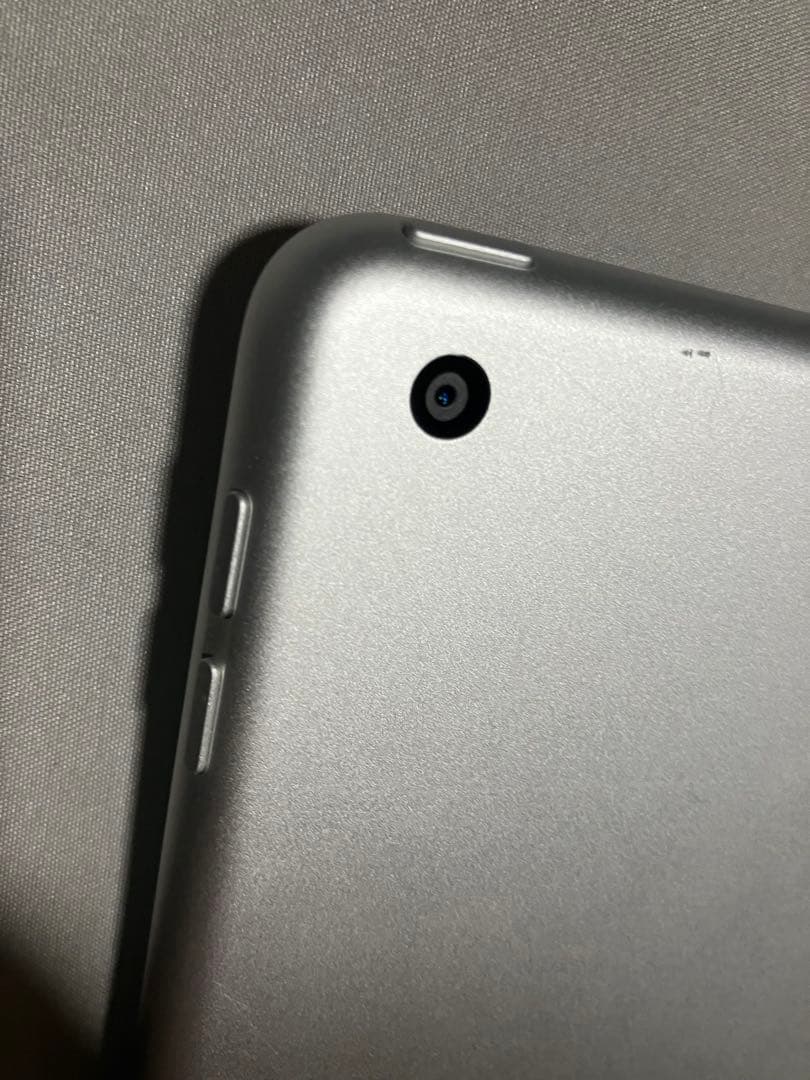 【訳アリ】iPad 第8世代 Wi-Fi 32GB シルバー ジャンク