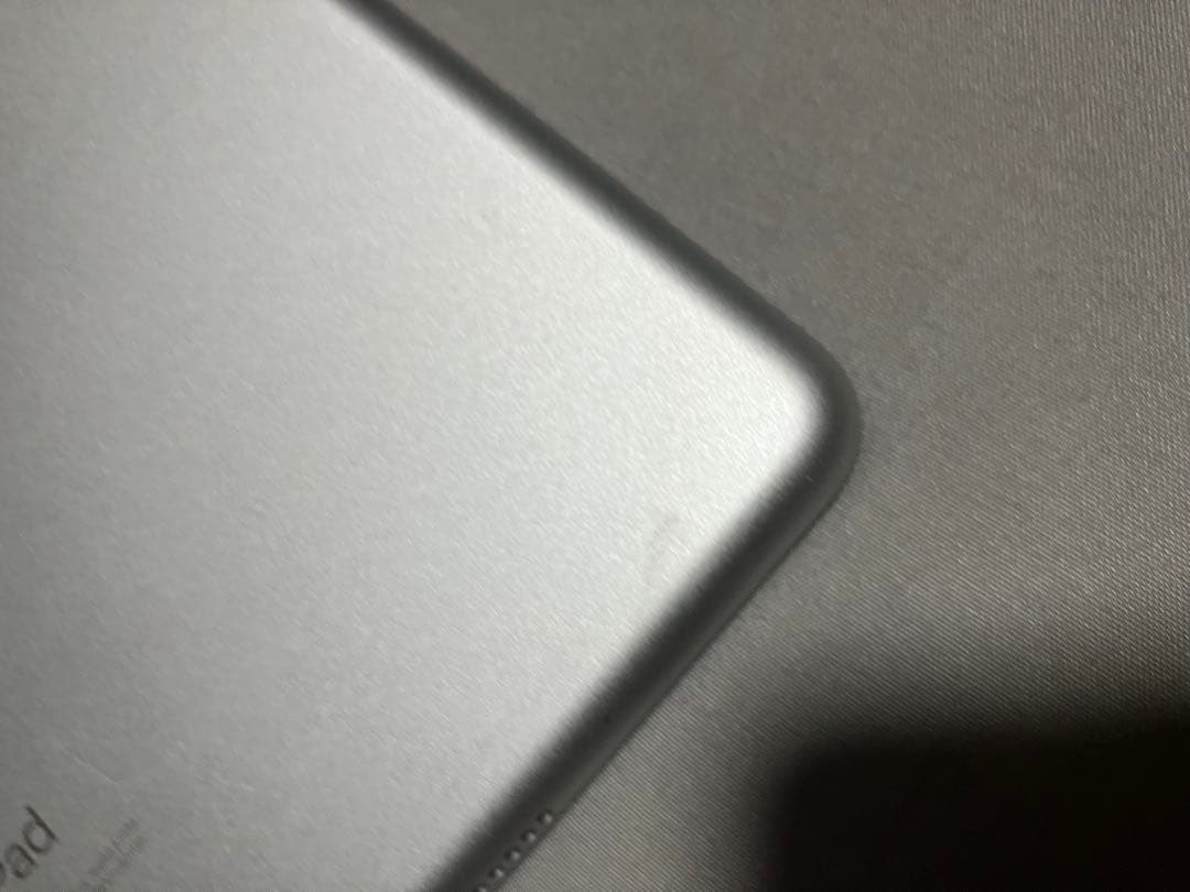 【訳アリ】iPad 第8世代 Wi-Fi 32GB シルバー ジャンク