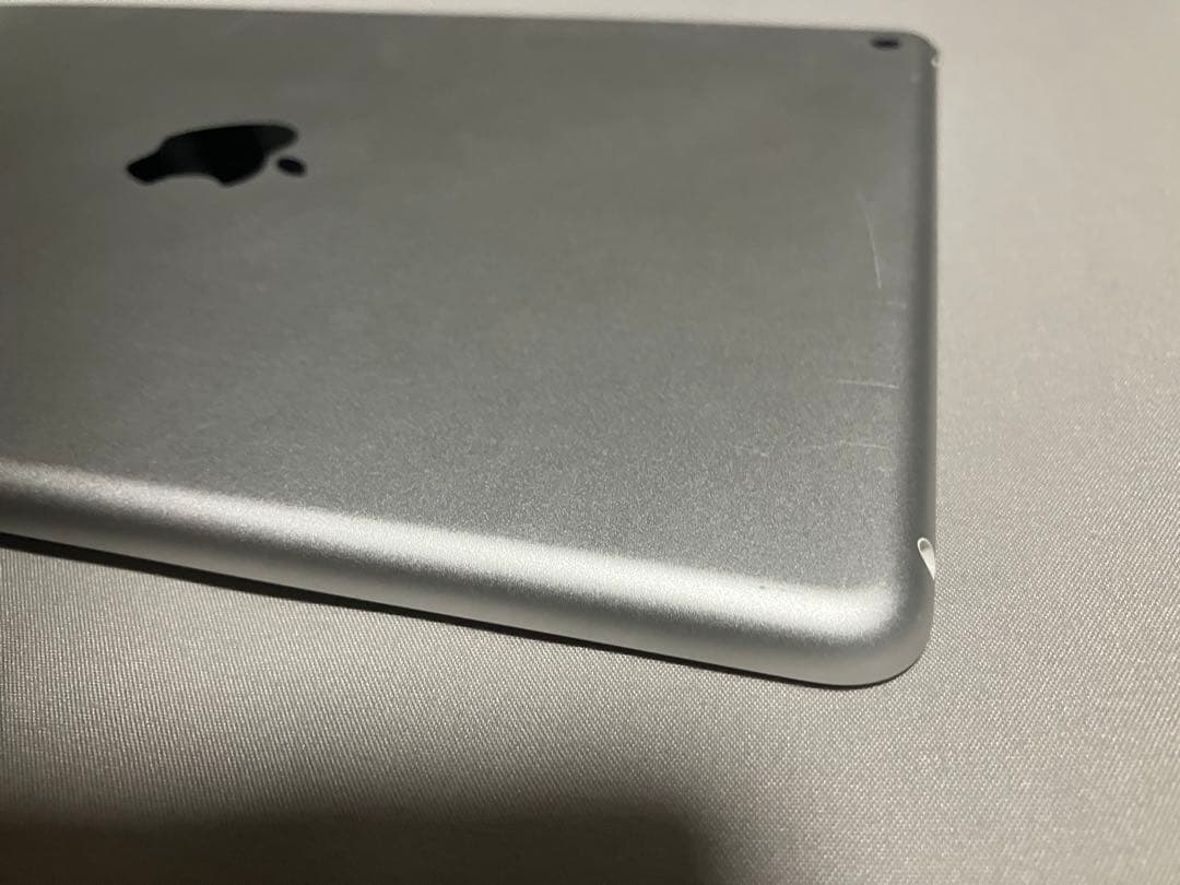 【訳アリ】iPad 第8世代 Wi-Fi 32GB シルバー ジャンク