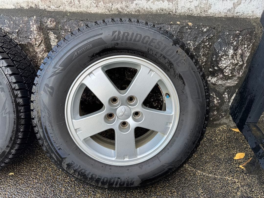 デリカ純正アルミ16インチ➕ブリヂストン ブリザック　スタッドレスタイヤ　セット