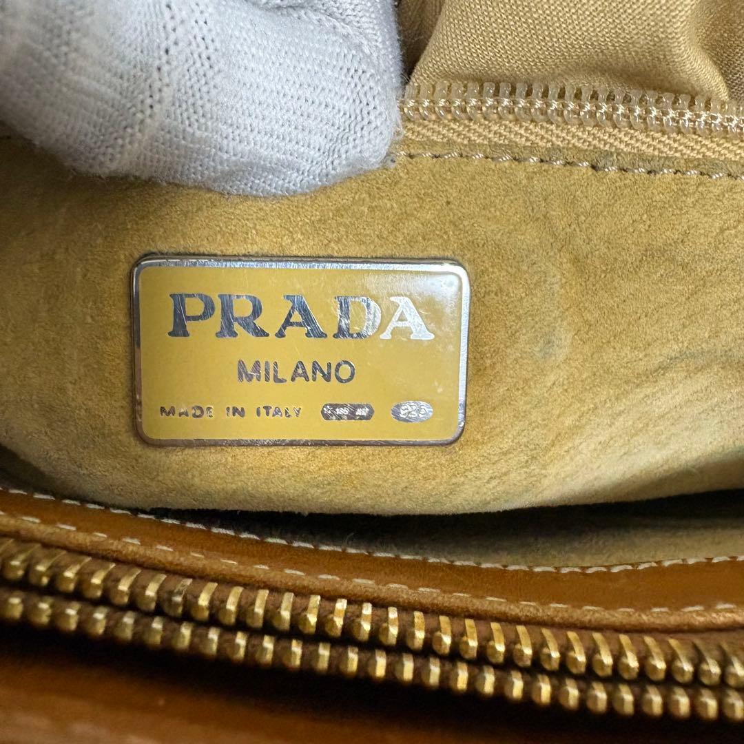 archive prada メッセンジャーバッグ ショルダーバッグ ロゴ型押し