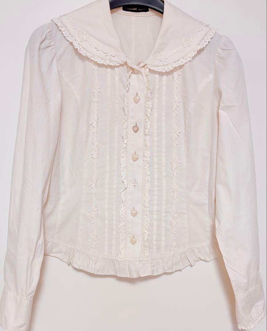 イノセントワールド　ブラウス②