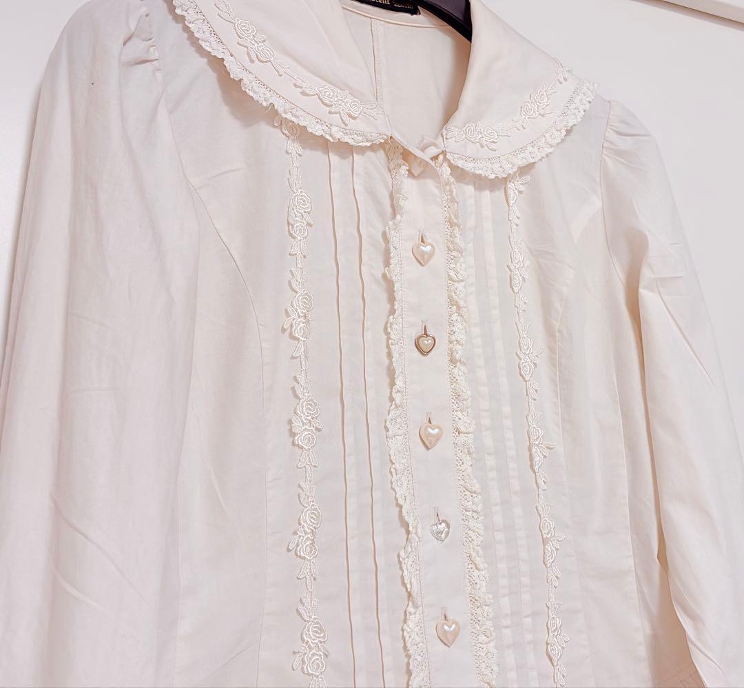 イノセントワールド　ブラウス②