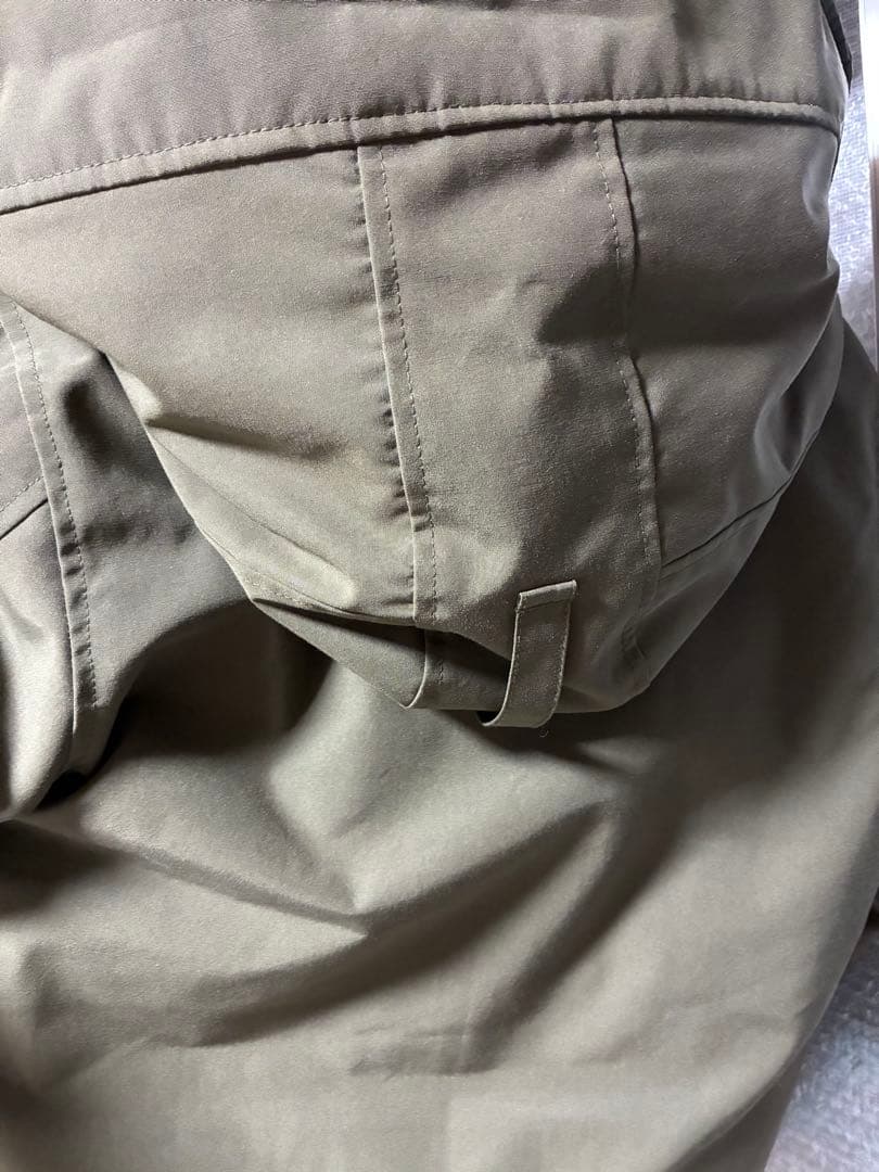 カナダグース　レディース　ショート丈　カーキ　ラブラドール