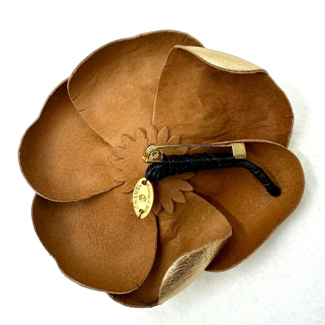 CHANEL シャネル コサージュ ブローチ カメリア ゴールド 保存箱付き