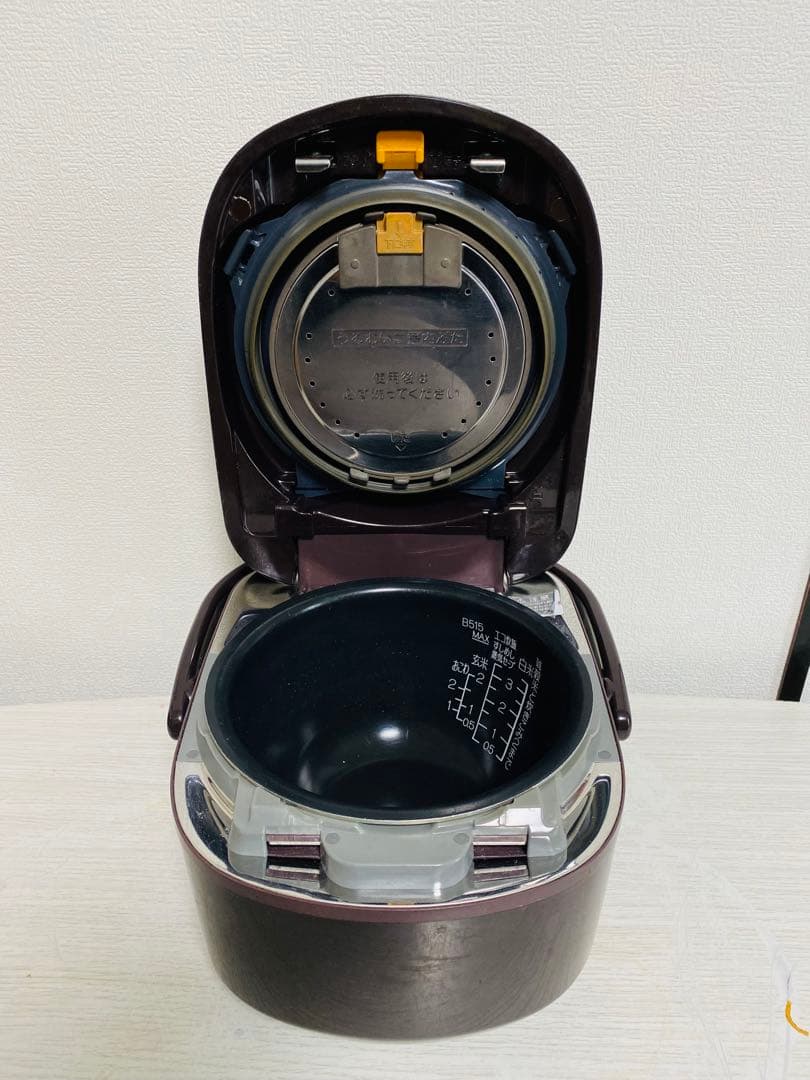 象印 圧力IH炊飯ジャー　極め羽釜　3.5合炊き　NP-QB06-2018年