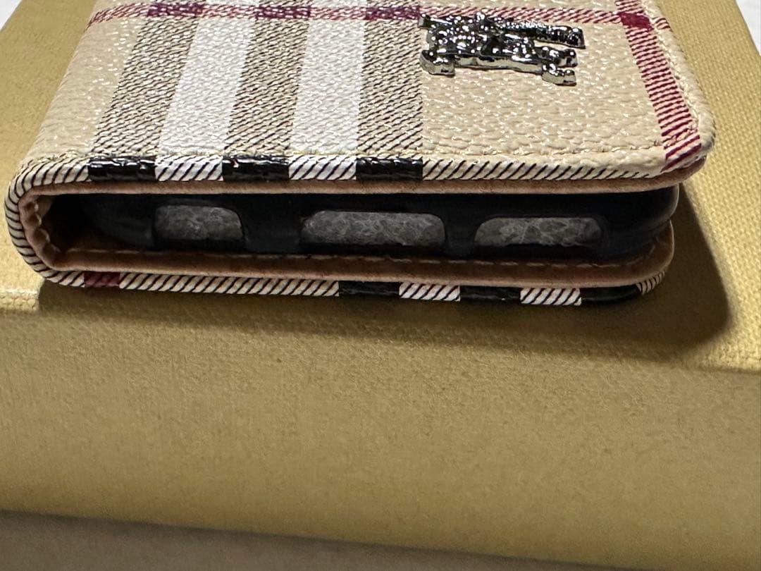 美品 Burberry バーバリー チェック柄手帳型スマホケース 6G 6S