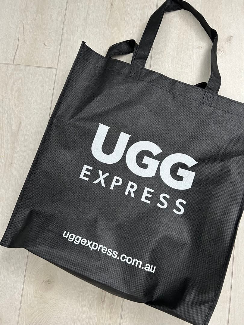 は*。様 新品　UGG エクスプレス　ムートンブーツ　厚底　EU37