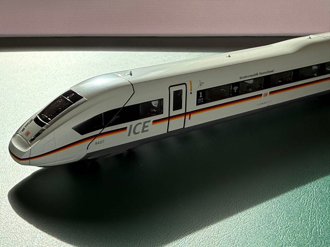 KATO Nゲージ ICE4 ドイツ連邦共和国編成　７両基本セット