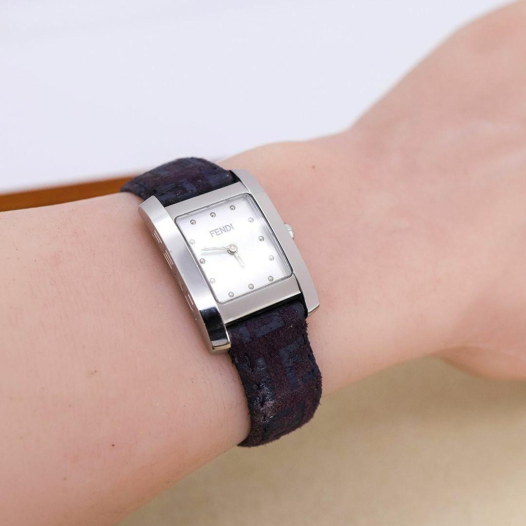 稼働 FENDI 腕時計 7000L シェル文字盤 純正レザーベルト 1703