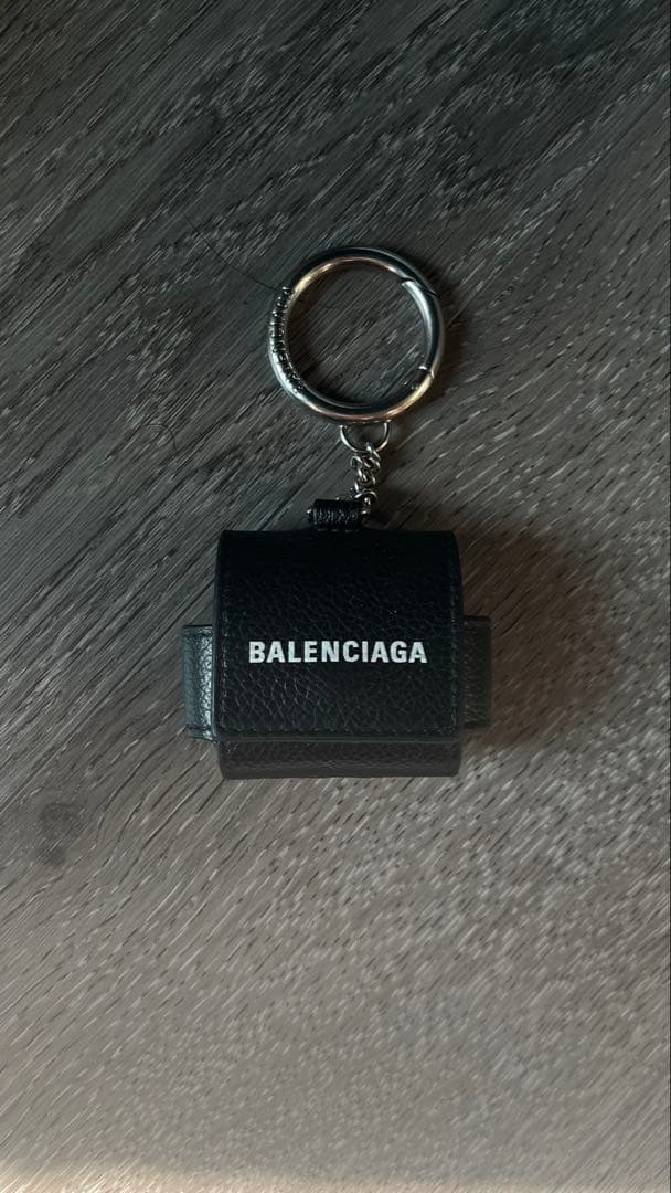 BALENCIAGA ブラックレザー　Air pods ケース