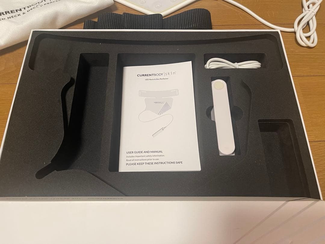 CurrentBody skin LEDライトセラピーマスク&ネック シリーズ1