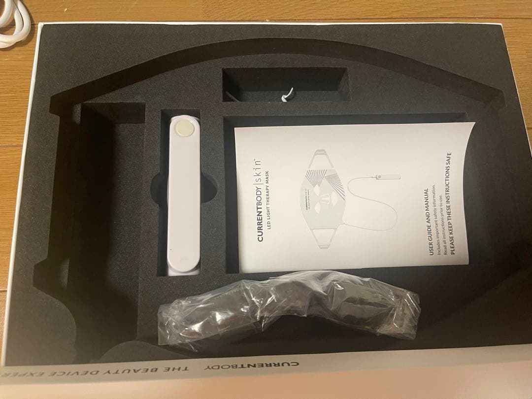 CurrentBody skin LEDライトセラピーマスク&ネック シリーズ1