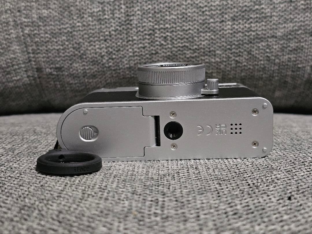 Fujifilm Xhalf シルバー コンパクトデジタルカメラ