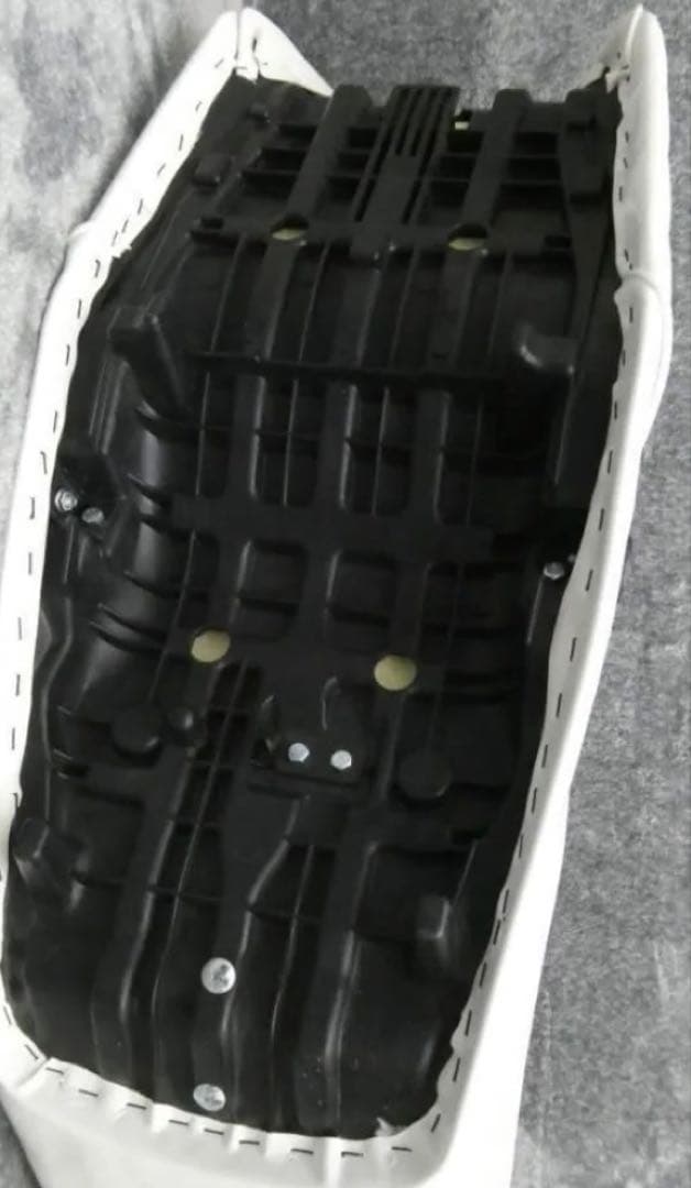 xjr400三段シート