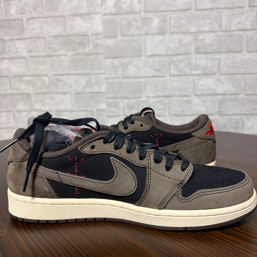 トラヴィススコット×ナイキ エアジョーダン1 ロー ブラック/ダークモカ27cm