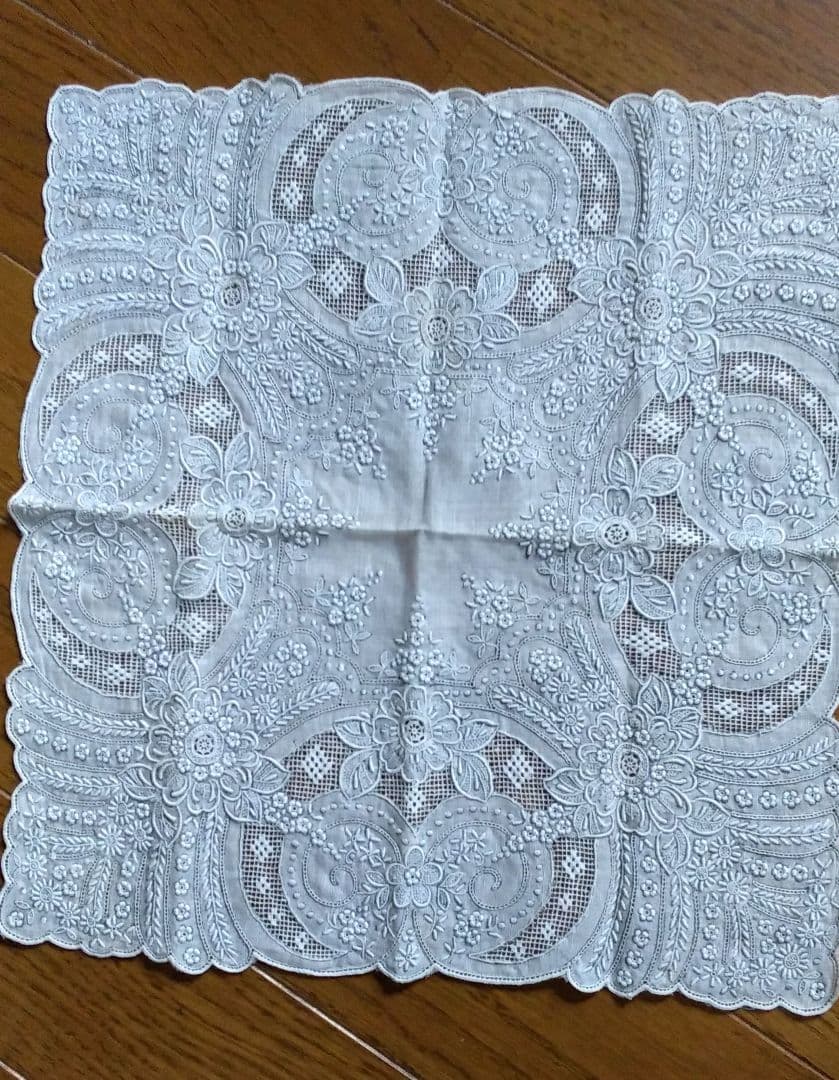 汕頭(スワトウ)刺繍ハンカチ　ヴィンテージ