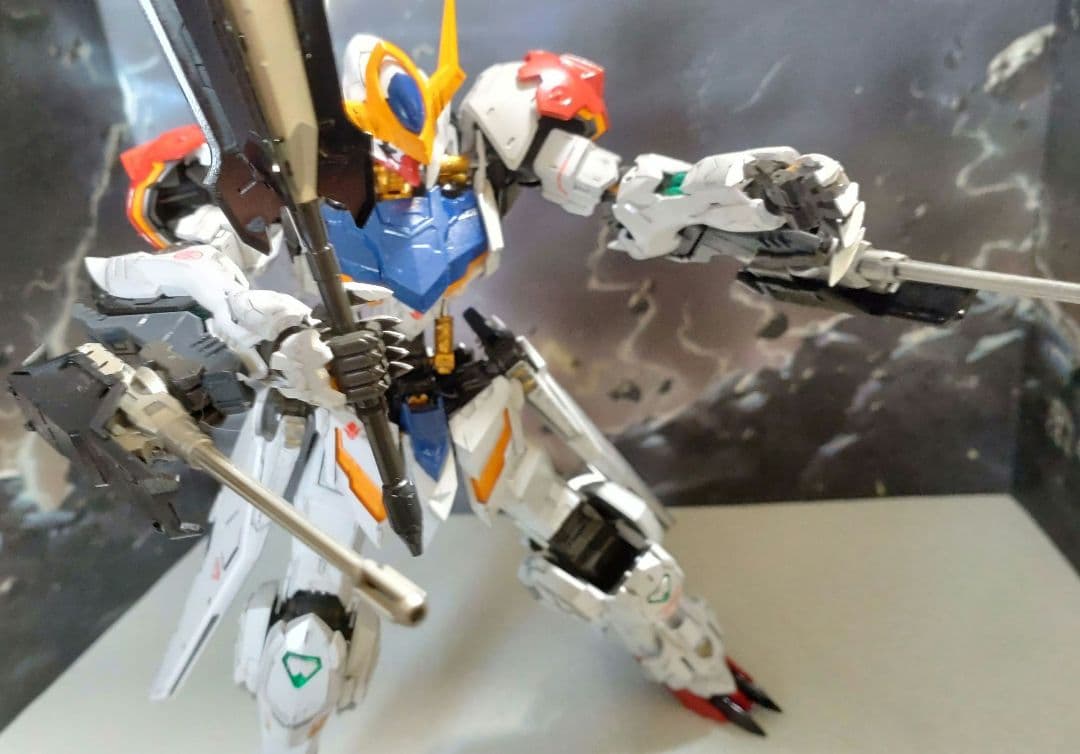 MGガンダムバルバトスルプス改完成品(塗装済)決闘マント装備