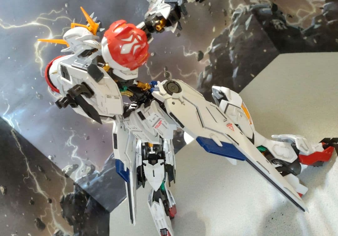 MGガンダムバルバトスルプス改完成品(塗装済)決闘マント装備