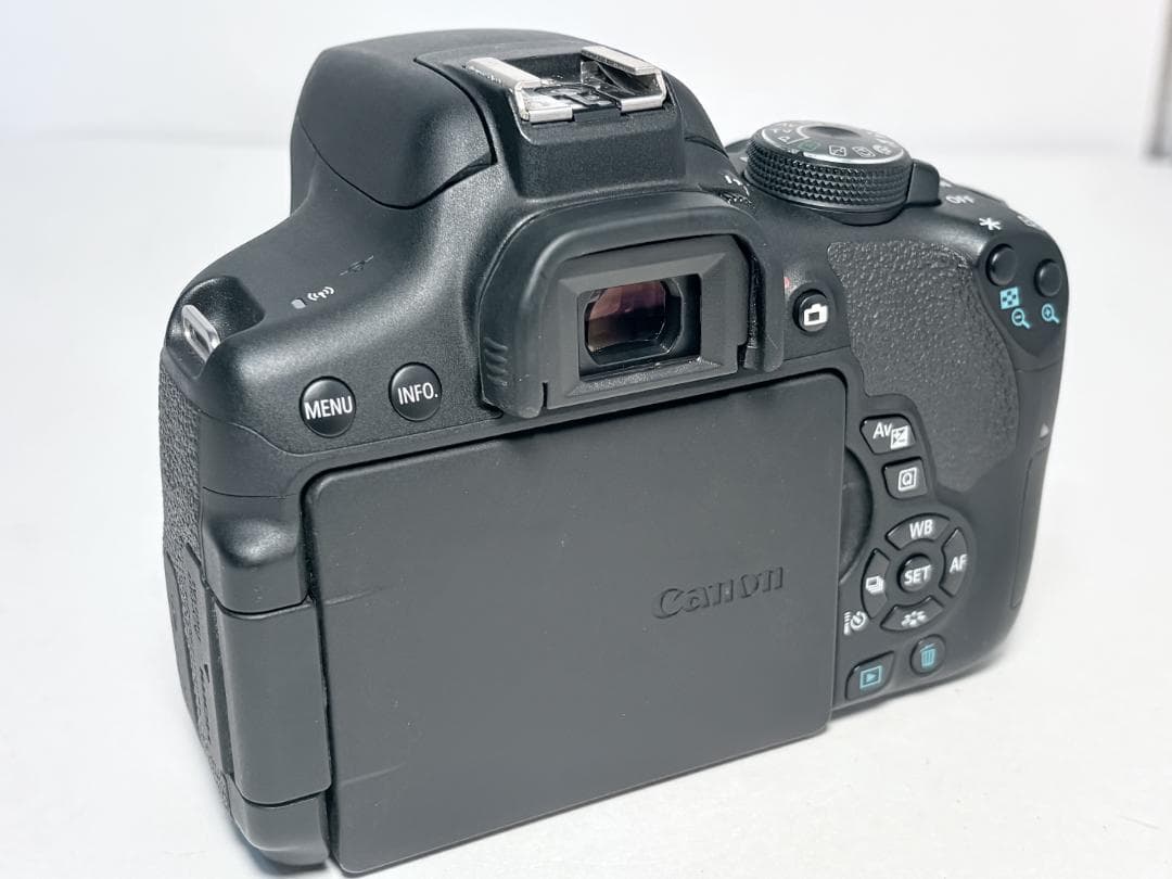 極上品 キヤノン EOS Kiss X8i ボディ