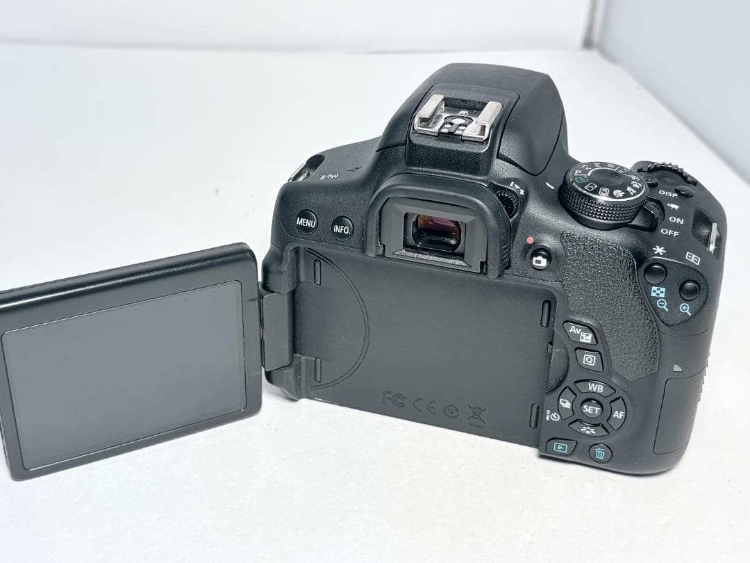 極上品 キヤノン EOS Kiss X8i ボディ