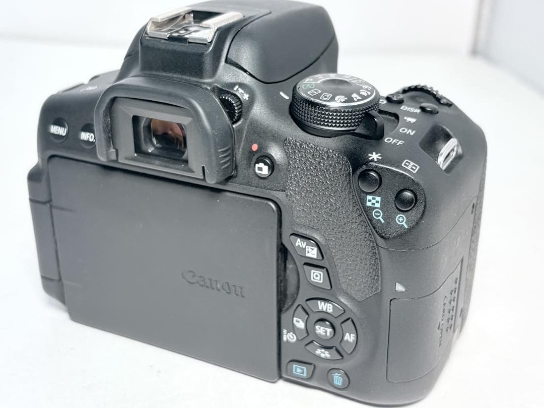 極上品 キヤノン EOS Kiss X8i ボディ