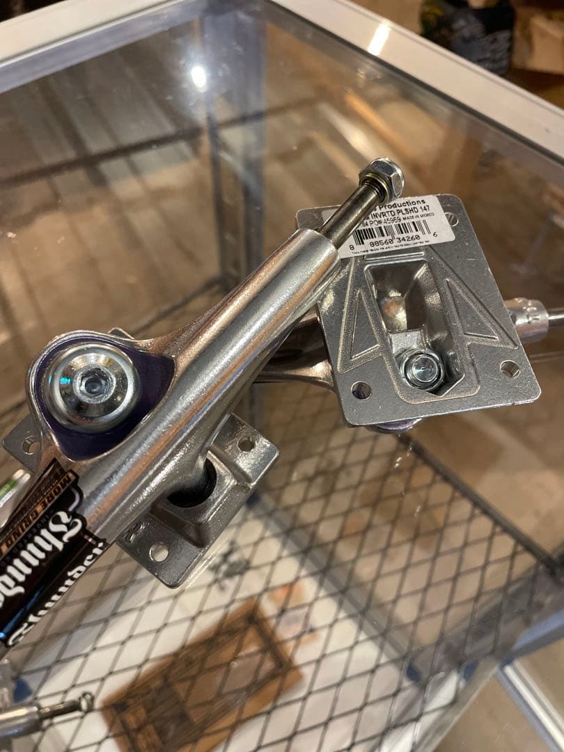 スケートボード THUNDER TRUCKS INVERTED EDITION 147