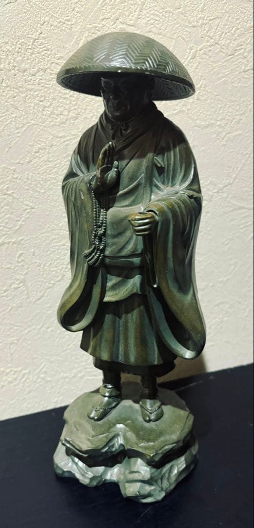 仏教美術　親鸞聖人像　古美術品　　金属製　置物　約25cm 浄土真宗　ブロンズ