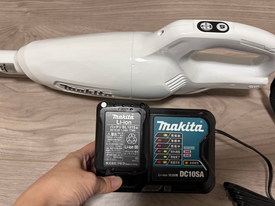 マキタ掃除機CL108FDSHW+バッテリー他セット