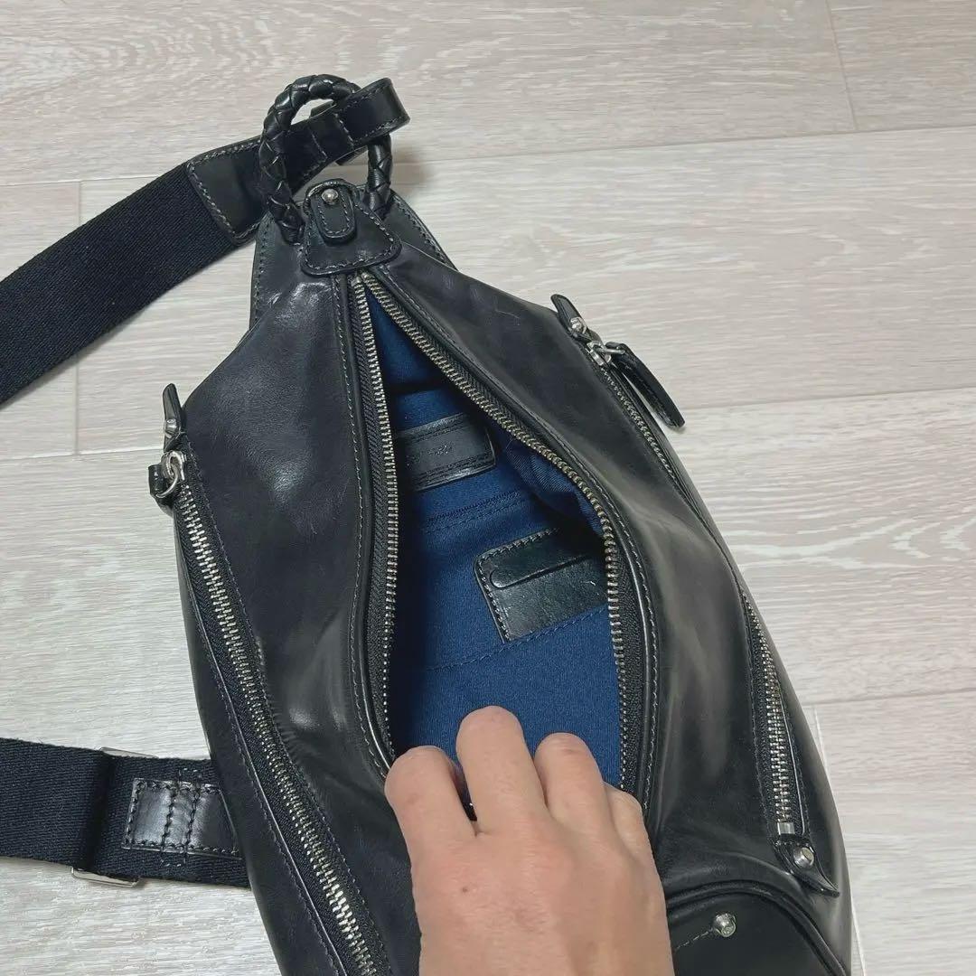 みにきて屋♥︎Kiefer neu キーファーノイ レザー　ボデイーバッグ