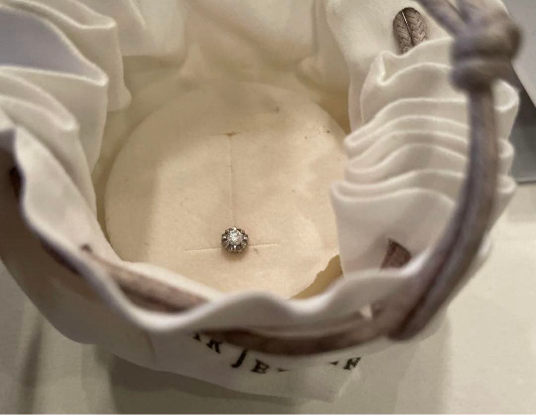 スタージュエリー　プラチナ1粒ピアス　片耳