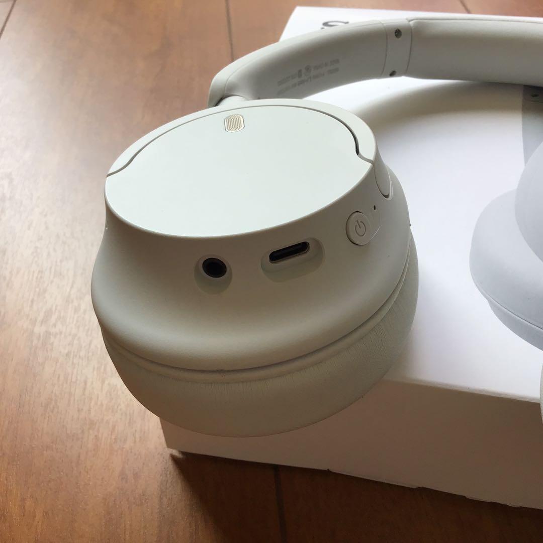 SONY WH-CH720N ワイヤレスヘッドホン ホワイト ほぼ新品です