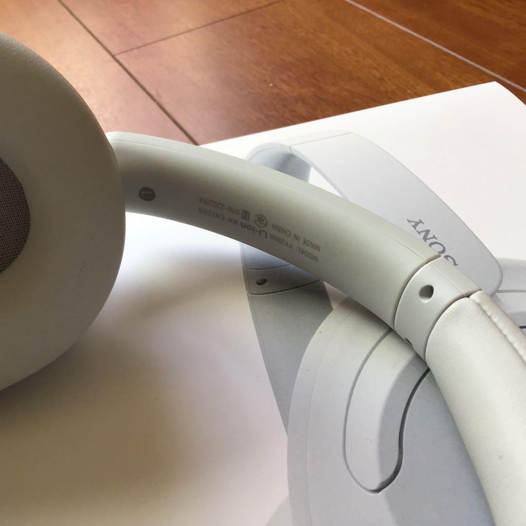 SONY WH-CH720N ワイヤレスヘッドホン ホワイト ほぼ新品です