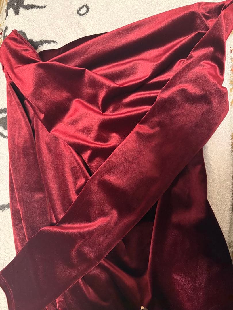 polauraグロッシーベロアドレープトップス