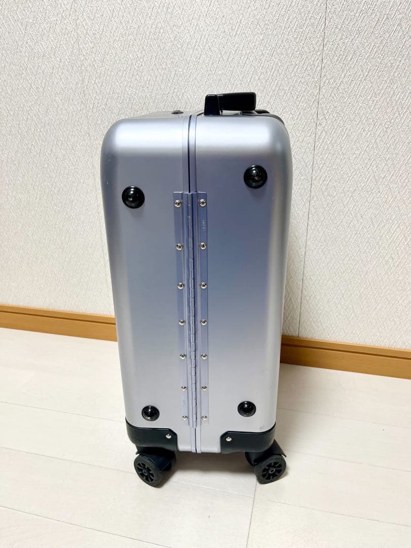 ゼロハリバートン　アルミ　スーツケース　機内持ち込みサイズ
