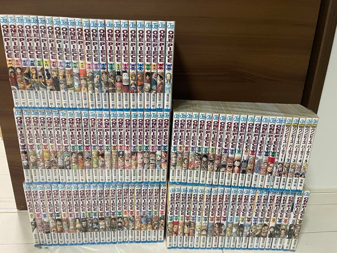 ONE PIECE ワンピース　1〜105巻　ほぼ全巻セット　おまけ付き